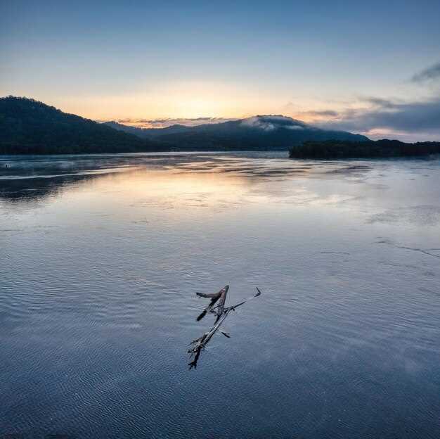 Заброс удочки: идеальное место для рыбалки на озере Байкал